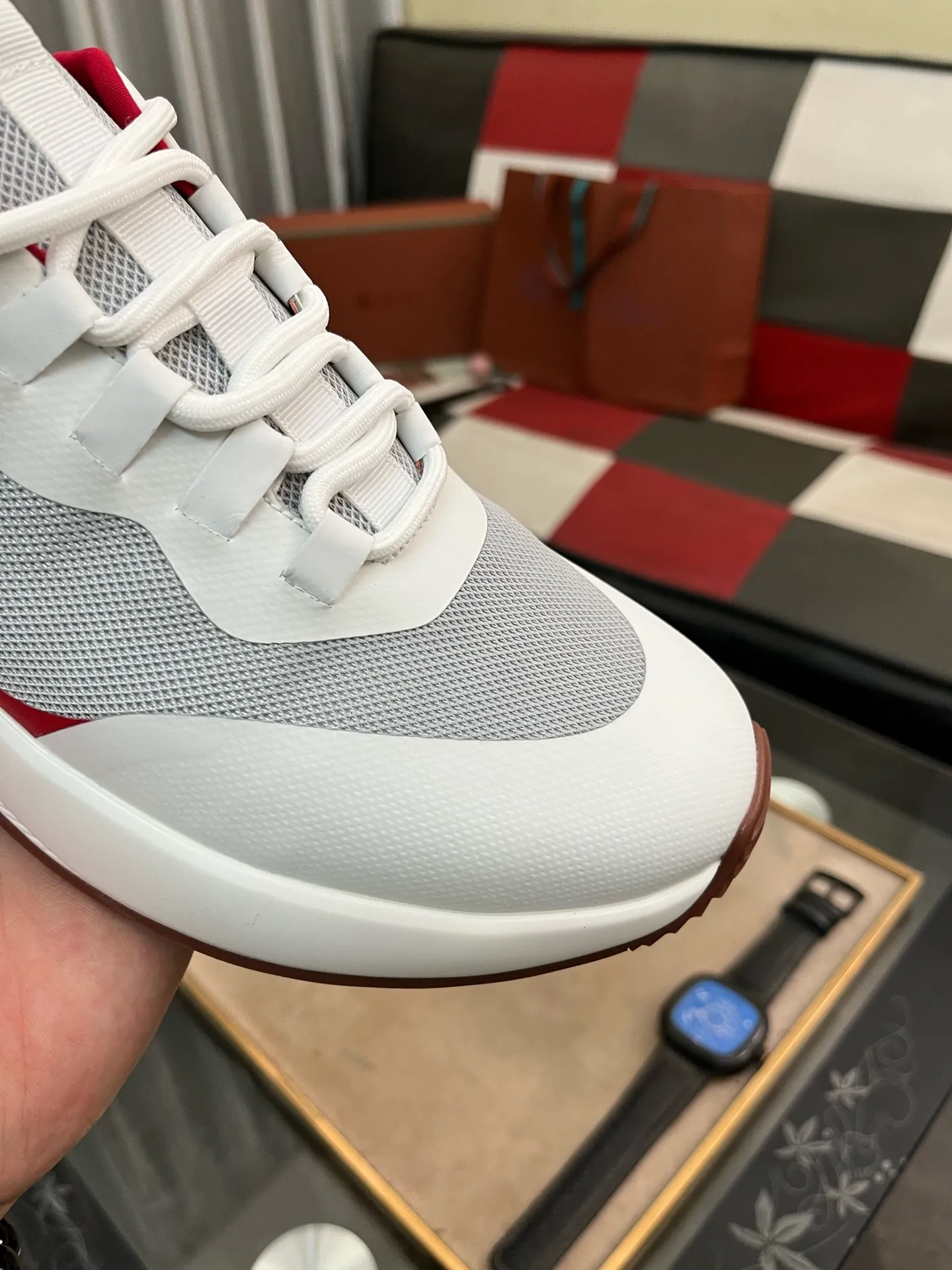 Men's men's shoes💰560⌚️⌚️LoroPiana/Noyo Piana WeekendWalk men's new thick-soled sports shoes, LP lace-up casual shoes that are as comfortable as clouds! The upper is made of cowhide leather, highlighting the sporty style. The lightweight sole adds a touch of modernity to the shoe. Counter original box packaging with dust bag!  Size: 38-449️⃣Colors available